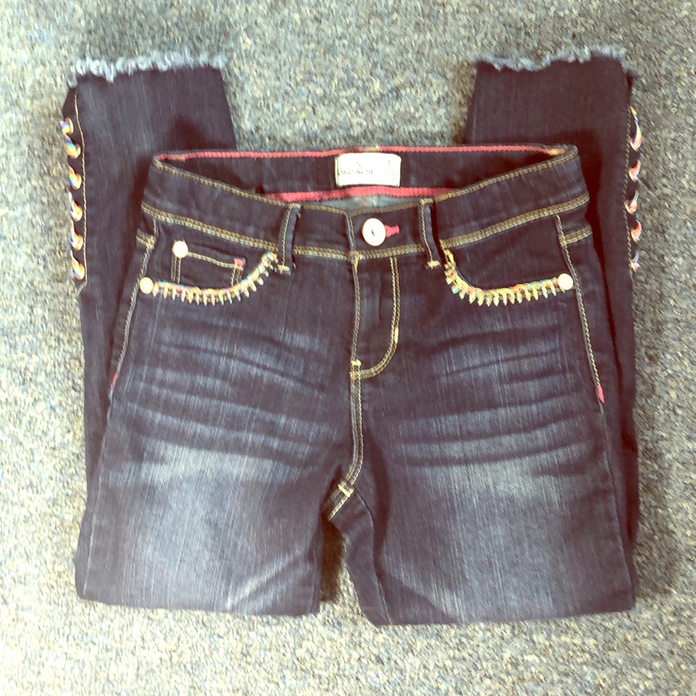 Jordache Dark Denim Capris Size 8, Rainbow Lacing